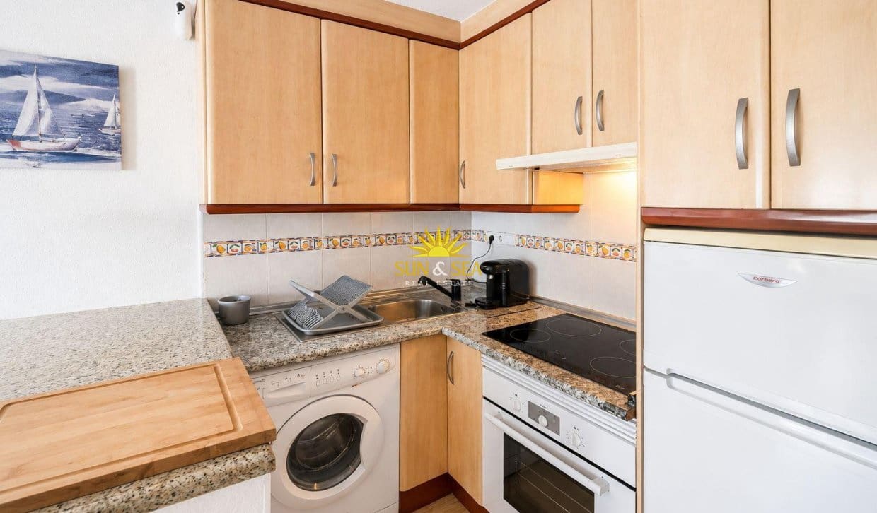 2 soveværelse Bungalow til salg i Torrevieja med swimmingpool - € 135.000 (Ref: 9921404)