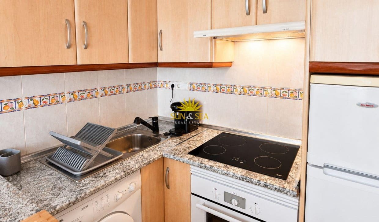 2 soveværelse Bungalow til salg i Torrevieja med swimmingpool - € 135.000 (Ref: 9921404)