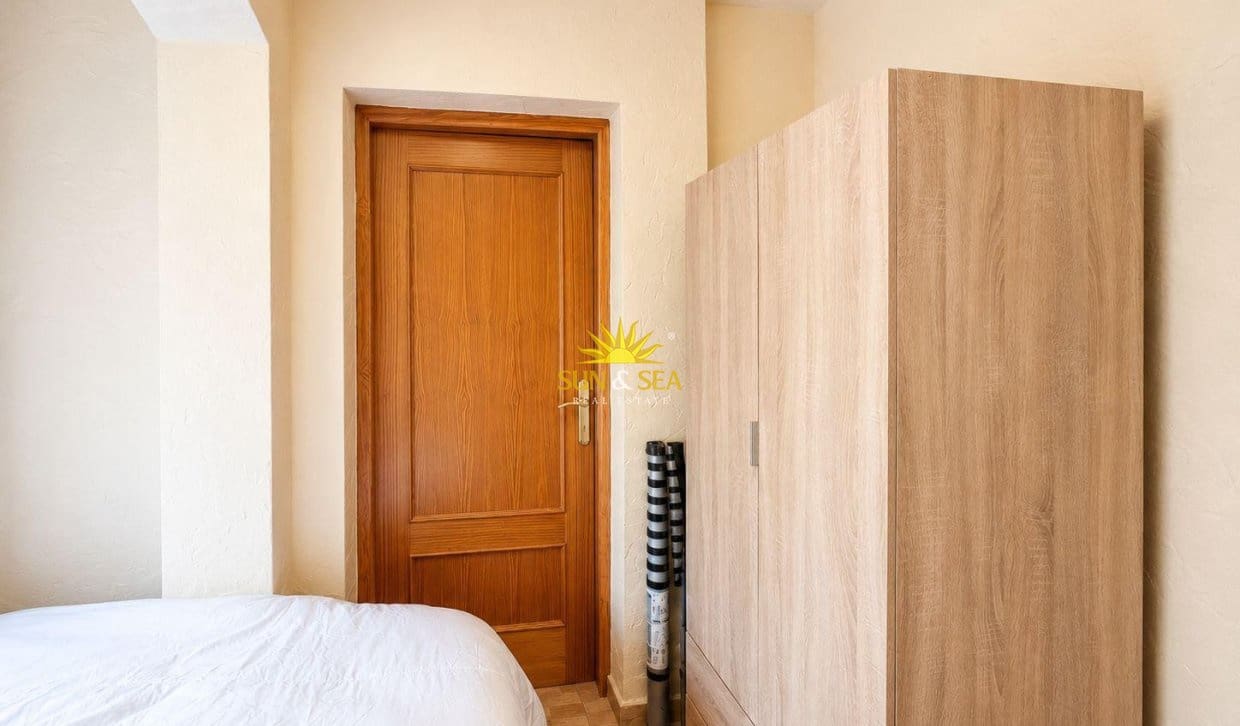 2 soveværelse Bungalow til salg i Torrevieja med swimmingpool - € 135.000 (Ref: 9921404)