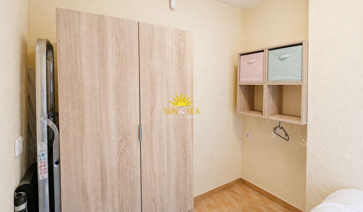 2 soveværelse Bungalow til salg i Torrevieja med swimmingpool - € 135.000 (Ref: 9921404)