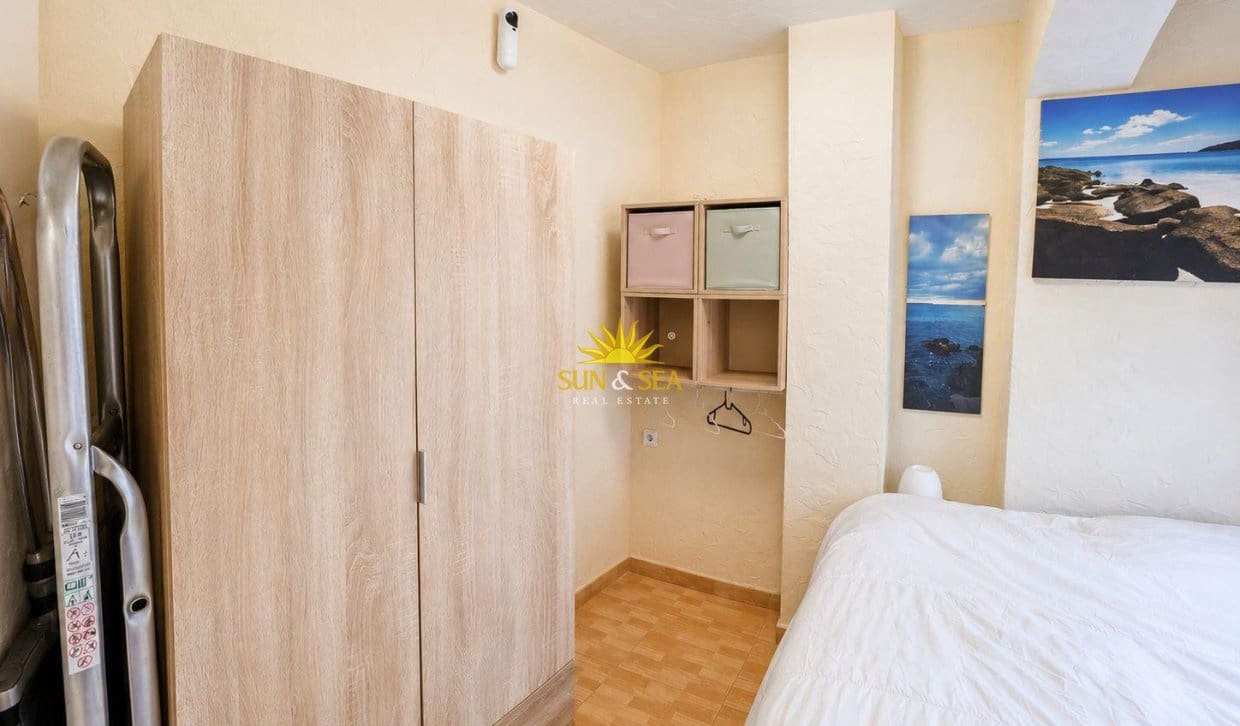 2 soveværelse Bungalow til salg i Torrevieja med swimmingpool - € 135.000 (Ref: 9921404)