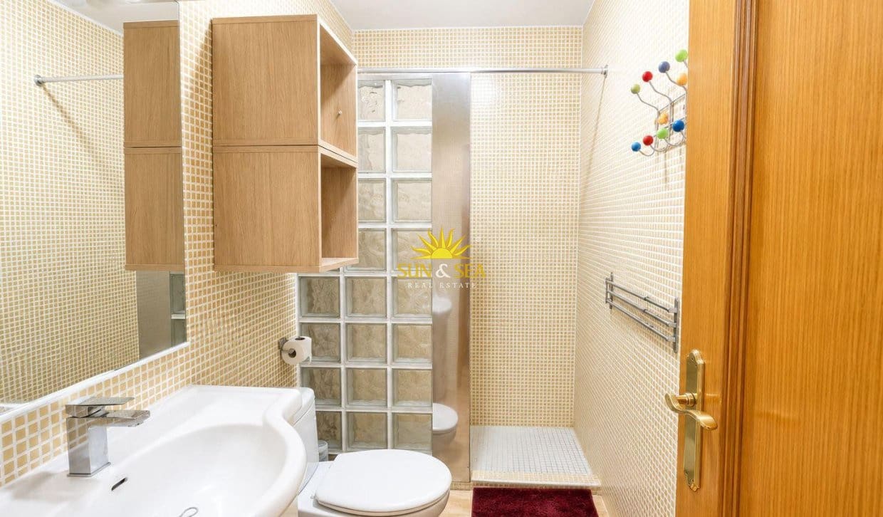 2 soveværelse Bungalow til salg i Torrevieja med swimmingpool - € 135.000 (Ref: 9921404)