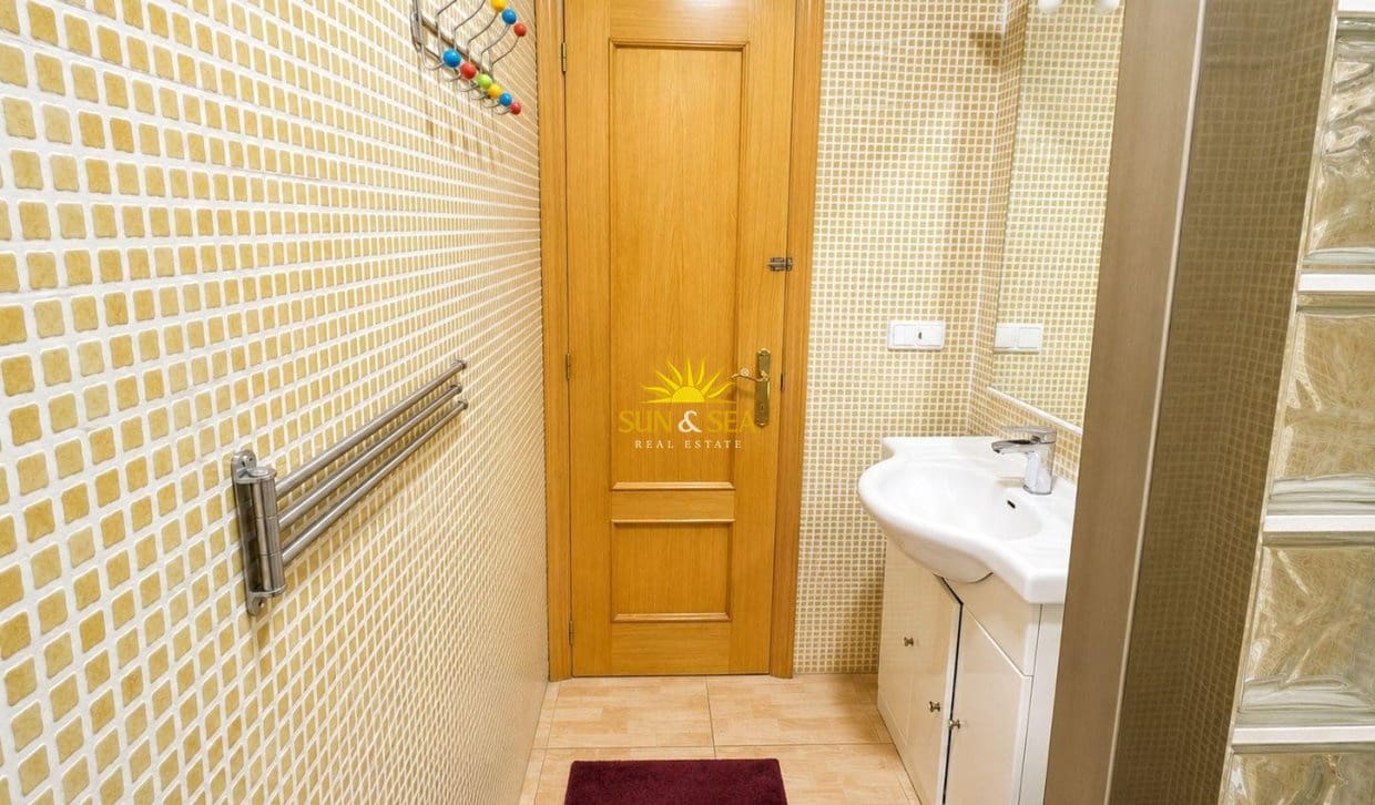 2 soveværelse Bungalow til salg i Torrevieja med swimmingpool - € 135.000 (Ref: 9921404)