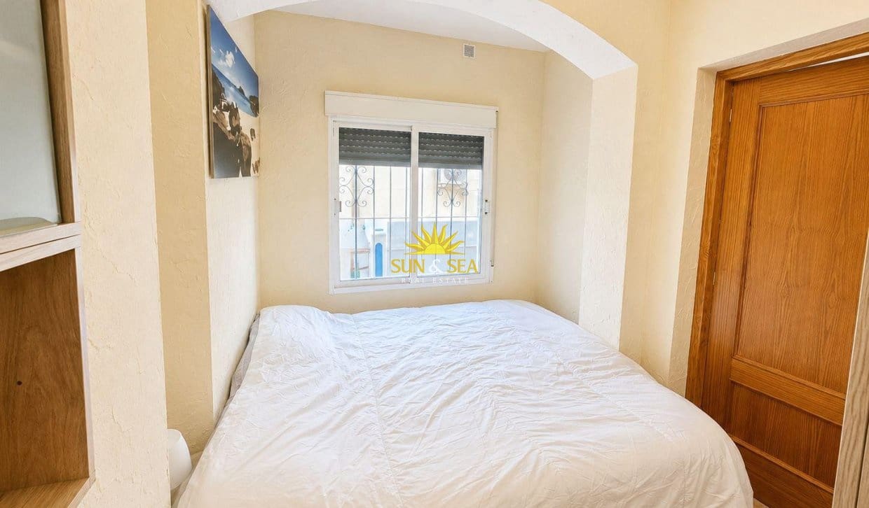 2 soveværelse Bungalow til salg i Torrevieja med swimmingpool - € 135.000 (Ref: 9921404)