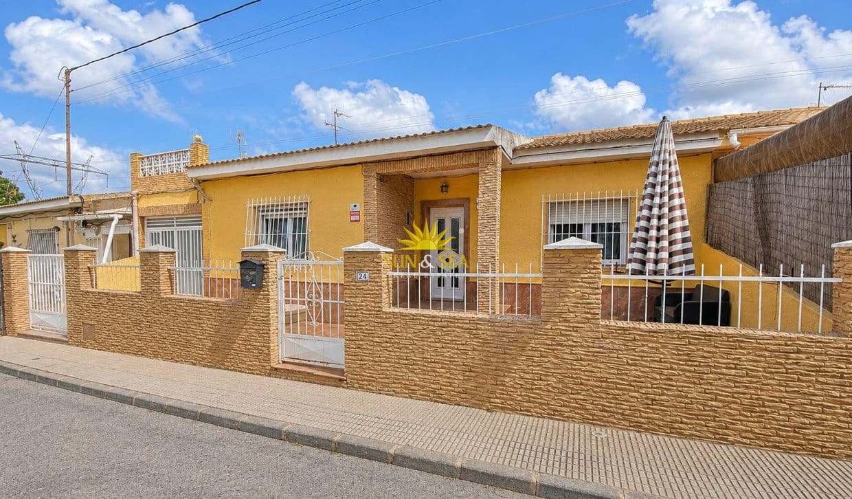 3 slaapkamer Huis te koop in Pilar de la Horadada met garage - € 249.000 (Ref: 9922995)