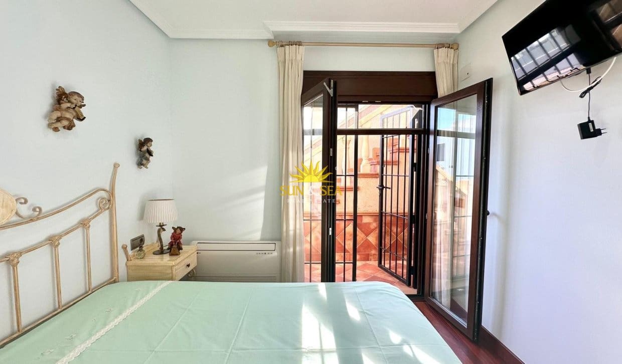 4 chambre Villa/Maison Semi-Mitoyenne à vendre à Los Altos avec garage - 449 900 € (Ref: 9922996)