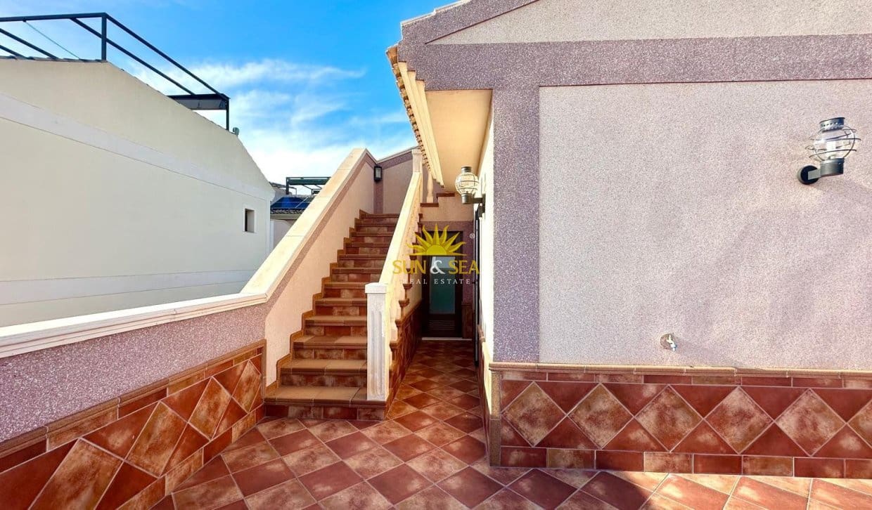 4 chambre Villa/Maison Semi-Mitoyenne à vendre à Los Altos avec garage - 449 900 € (Ref: 9922996)