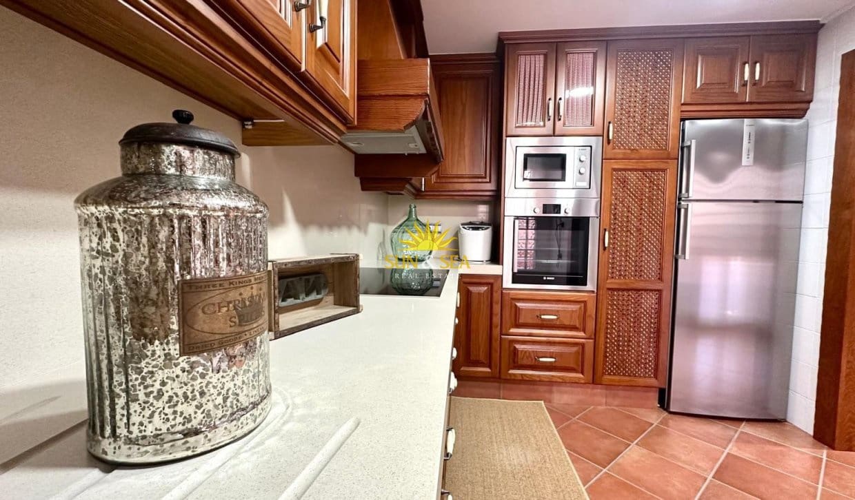 4 chambre Villa/Maison Semi-Mitoyenne à vendre à Los Altos avec garage - 449 900 € (Ref: 9922996)