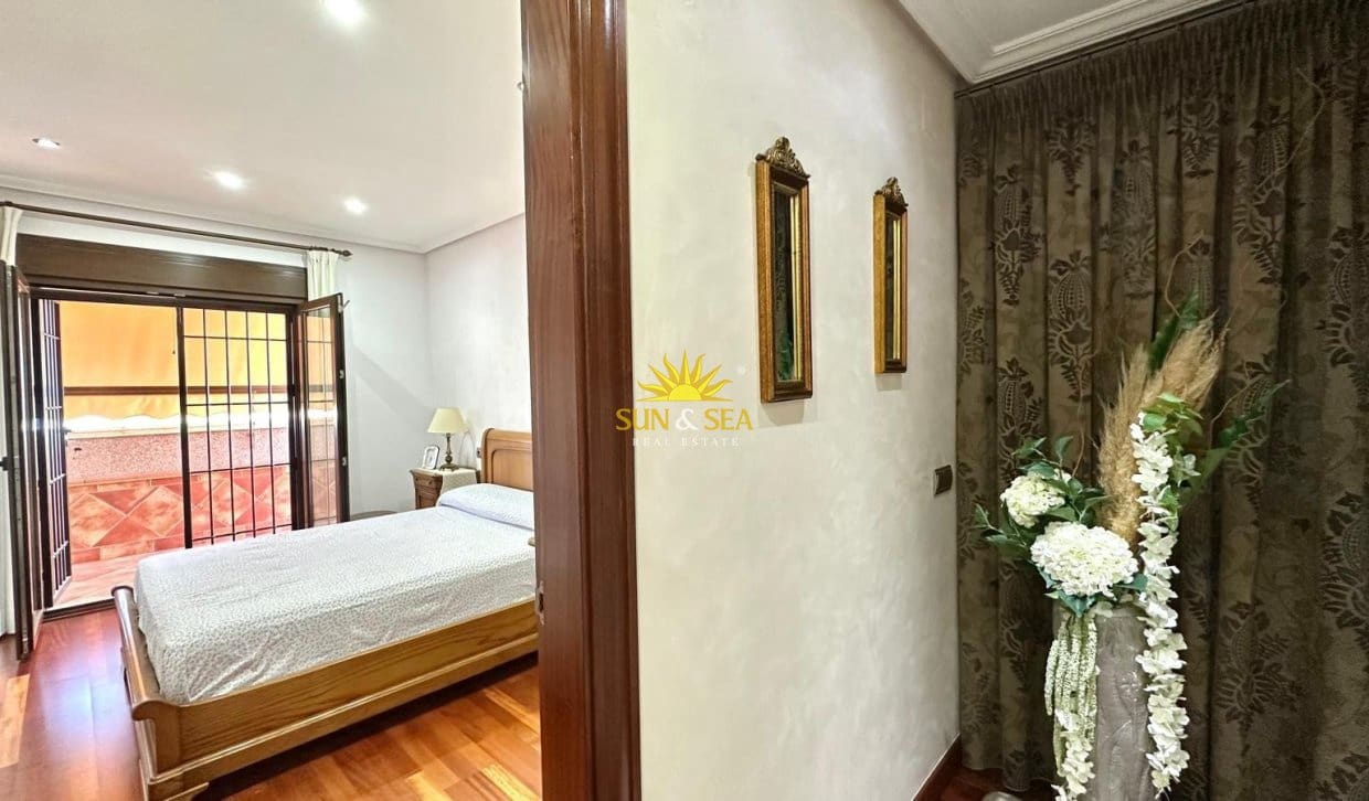 4 chambre Villa/Maison Semi-Mitoyenne à vendre à Los Altos avec garage - 449 900 € (Ref: 9922996)