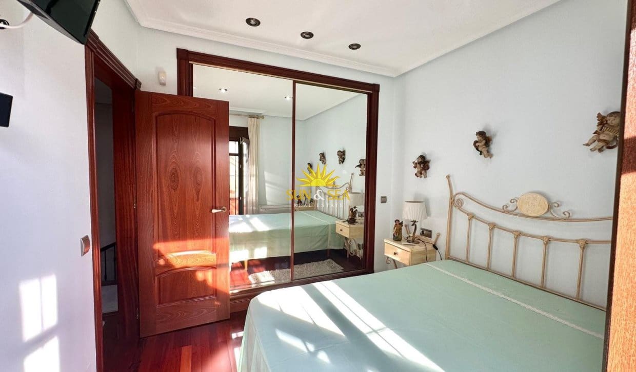 4 chambre Villa/Maison Semi-Mitoyenne à vendre à Los Altos avec garage - 449 900 € (Ref: 9922996)