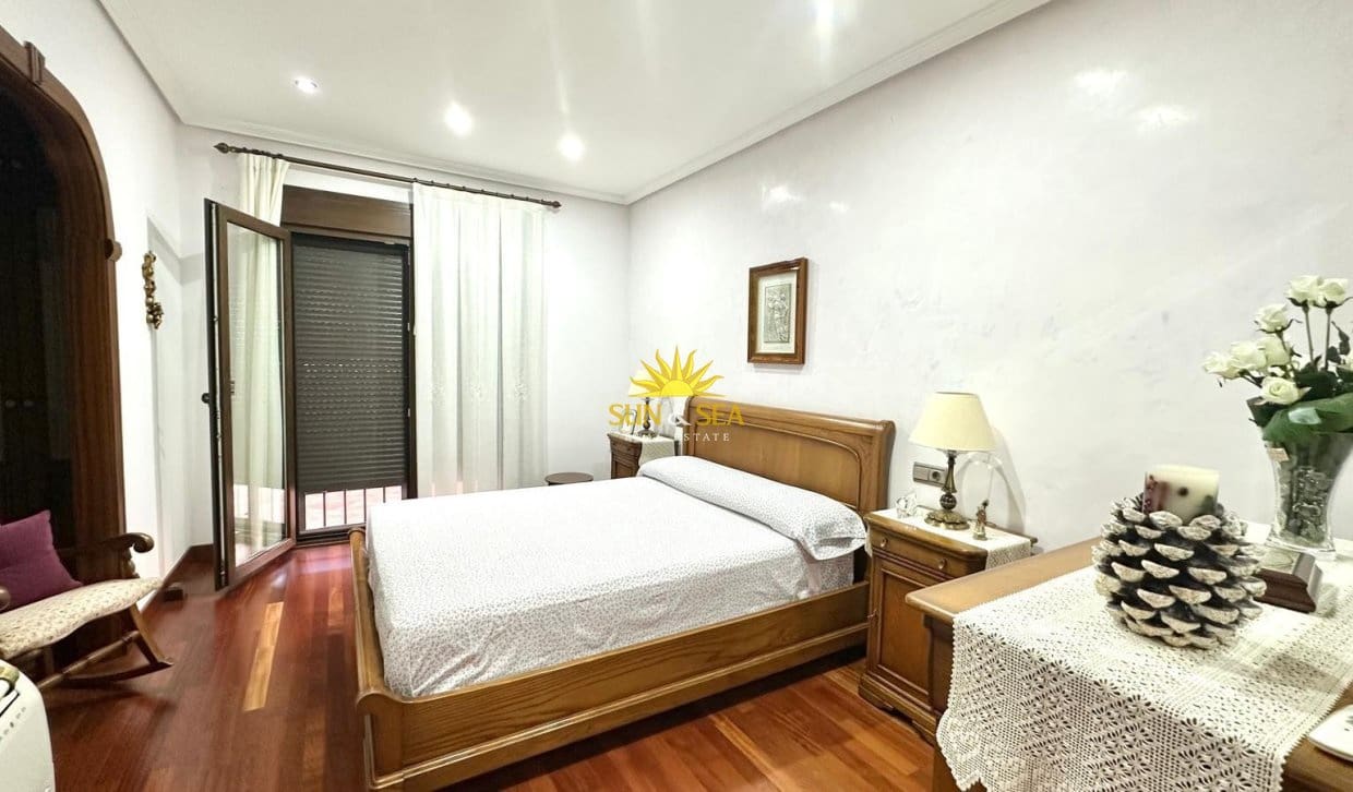 4 chambre Villa/Maison Semi-Mitoyenne à vendre à Los Altos avec garage - 449 900 € (Ref: 9922996)
