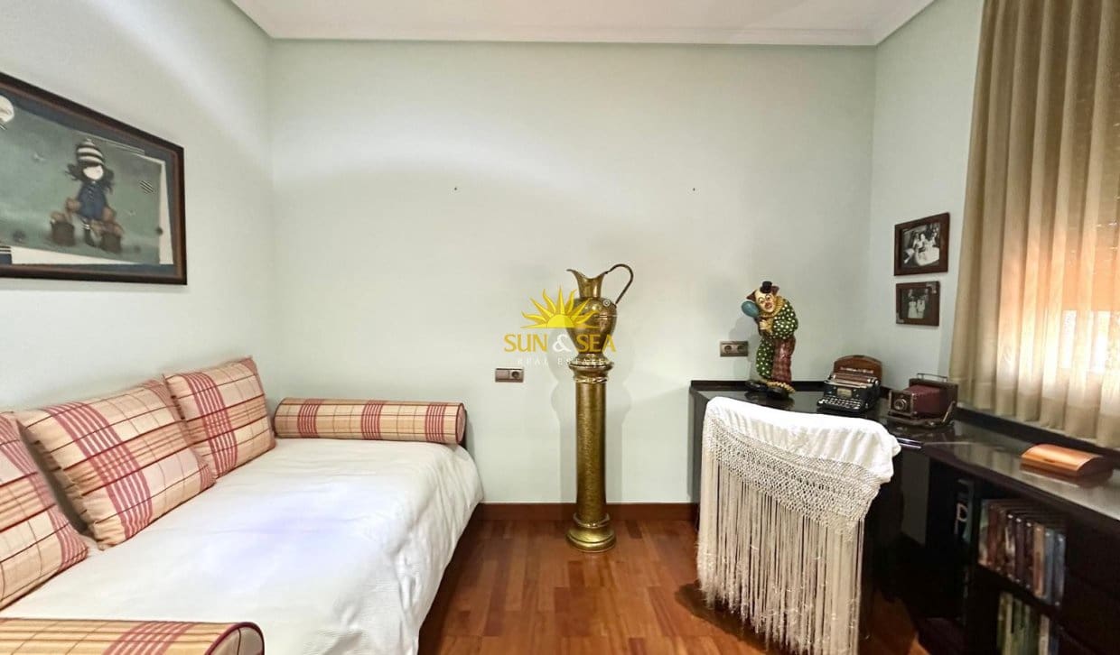 4 chambre Villa/Maison Semi-Mitoyenne à vendre à Los Altos avec garage - 449 900 € (Ref: 9922996)