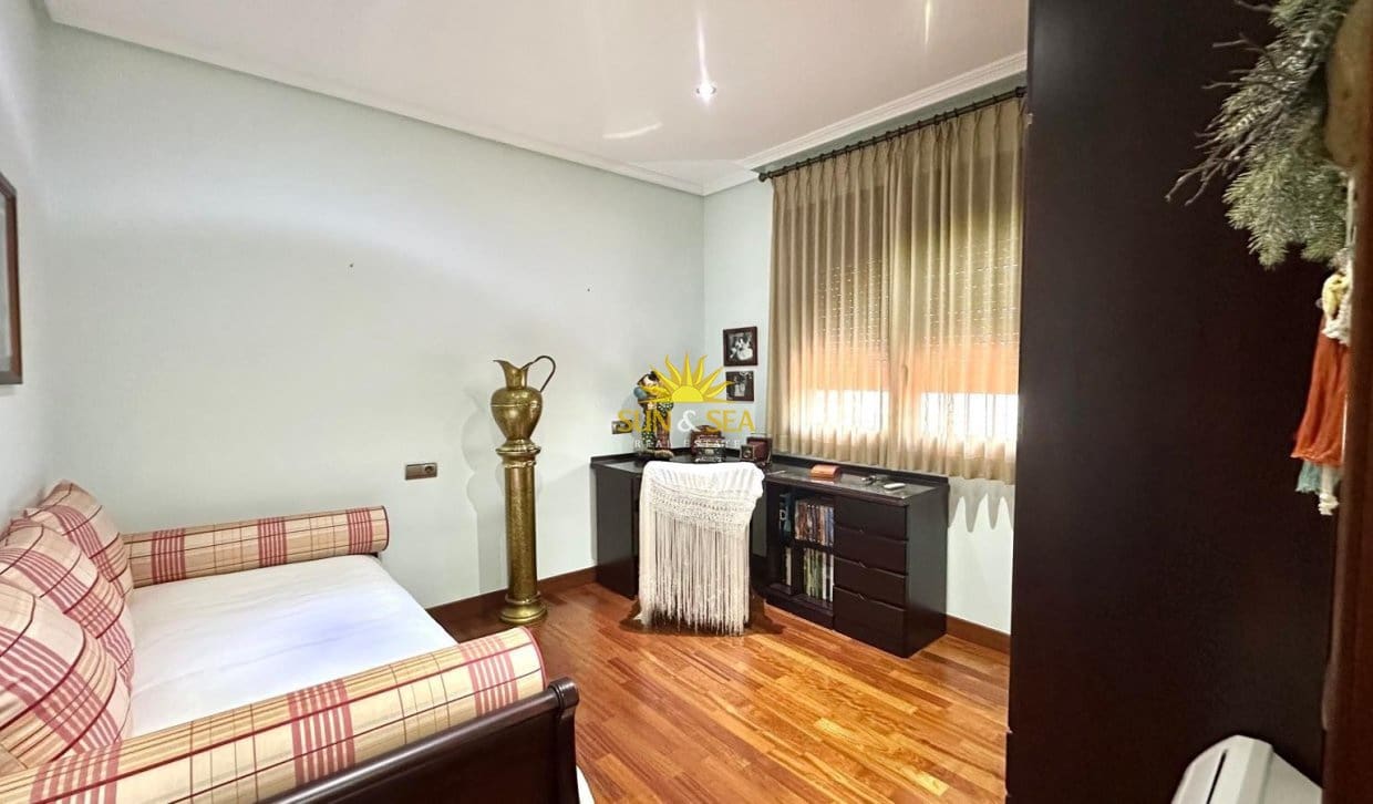 4 chambre Villa/Maison Semi-Mitoyenne à vendre à Los Altos avec garage - 449 900 € (Ref: 9922996)