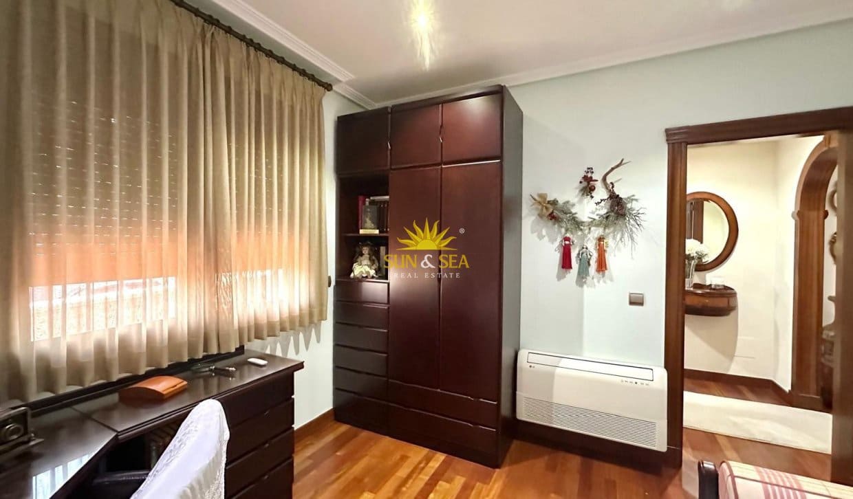 4 chambre Villa/Maison Semi-Mitoyenne à vendre à Los Altos avec garage - 449 900 € (Ref: 9922996)