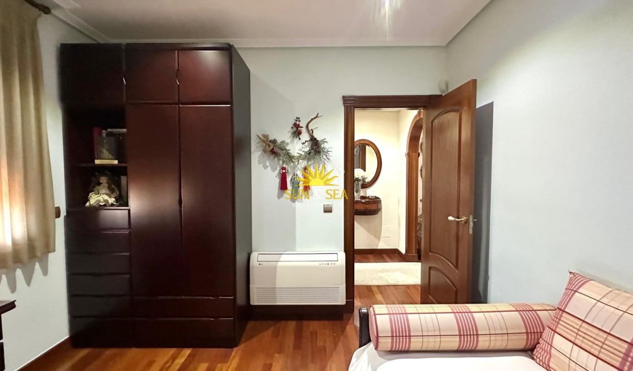 4 chambre Villa/Maison Semi-Mitoyenne à vendre à Los Altos avec garage - 449 900 € (Ref: 9922996)