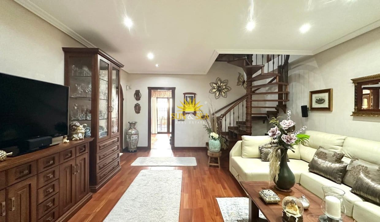4 chambre Villa/Maison Semi-Mitoyenne à vendre à Los Altos avec garage - 449 900 € (Ref: 9922996)