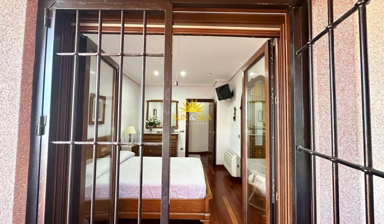 4 chambre Villa/Maison Semi-Mitoyenne à vendre à Los Altos avec garage - 449 900 € (Ref: 9922996)