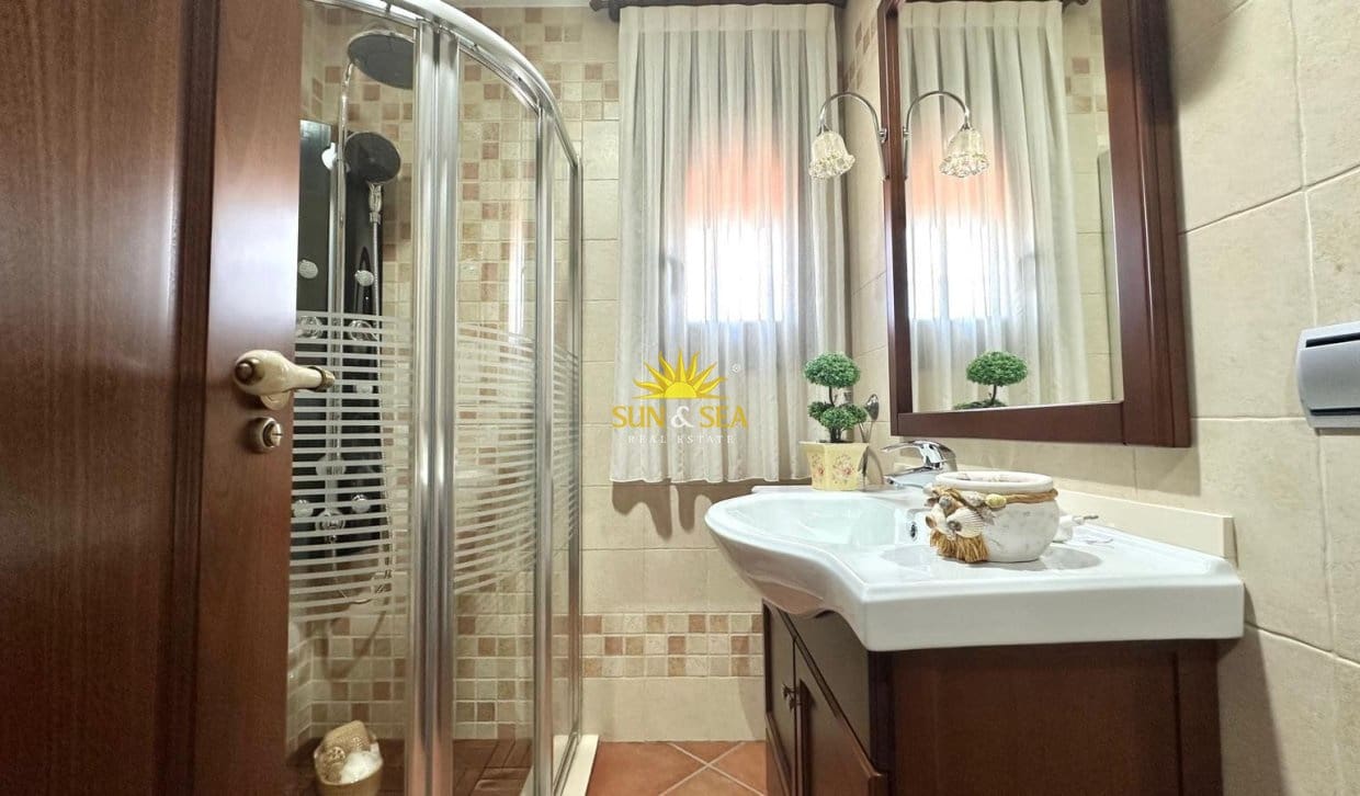 4 chambre Villa/Maison Semi-Mitoyenne à vendre à Los Altos avec garage - 449 900 € (Ref: 9922996)