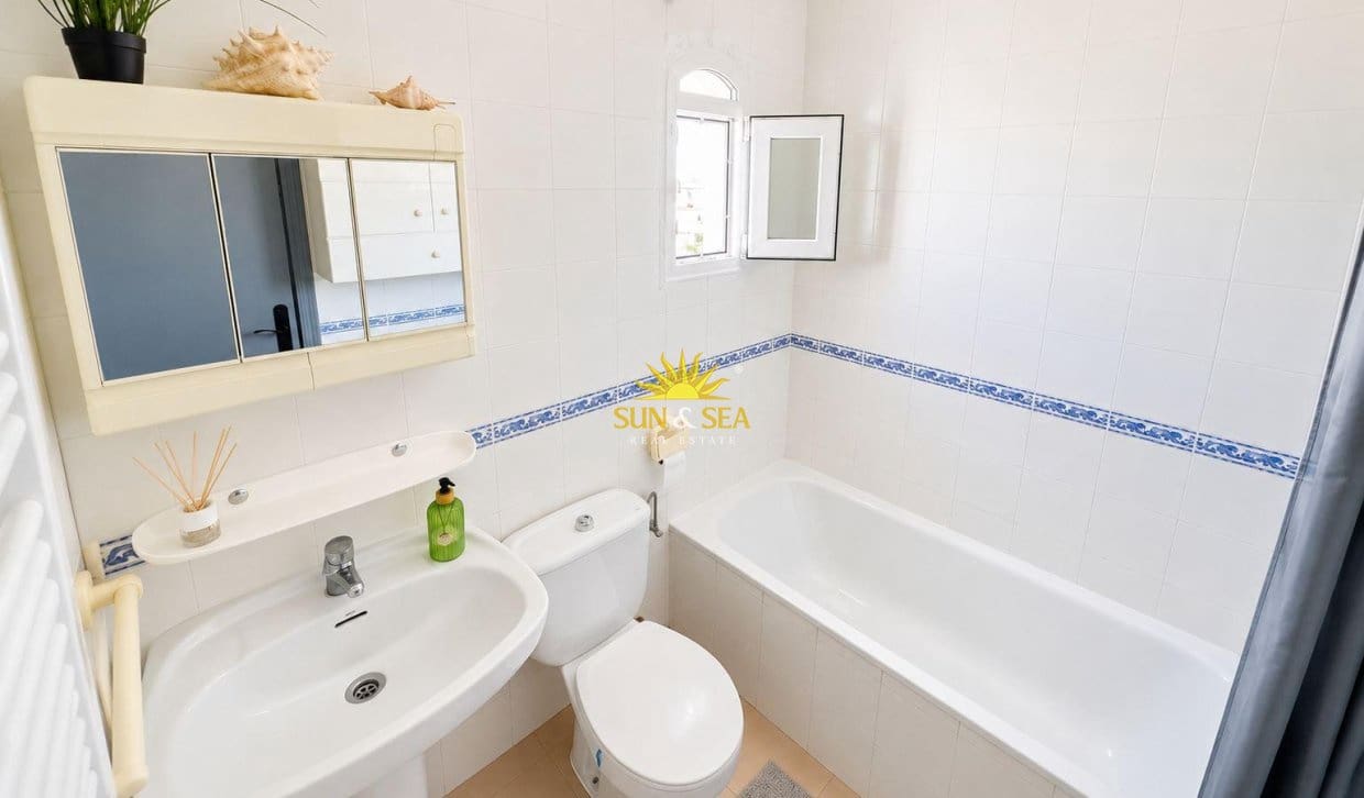 3 chambre Appartement à vendre à La Florida - 229 000 € (Ref: 9922998)