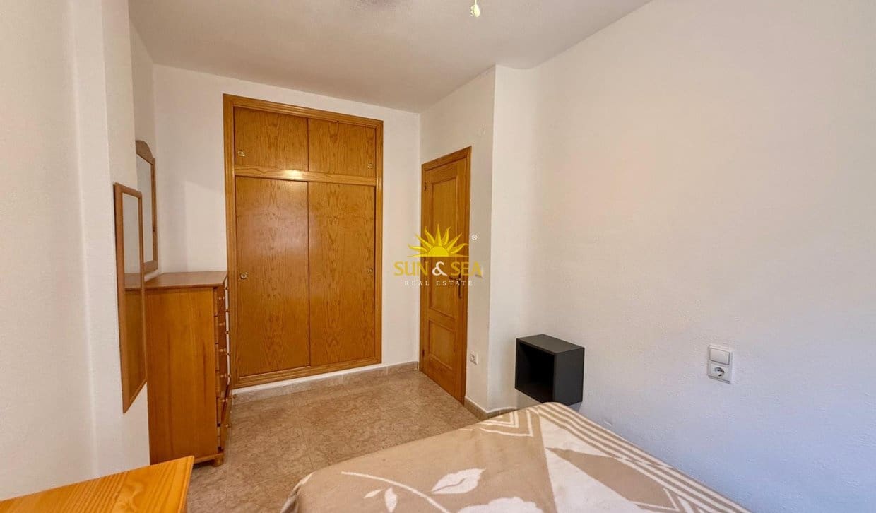 1 makuuhuone Huoneisto myytävänä paikassa Torrevieja mukana uima-altaan - 109 900 € (Ref: 9924863)