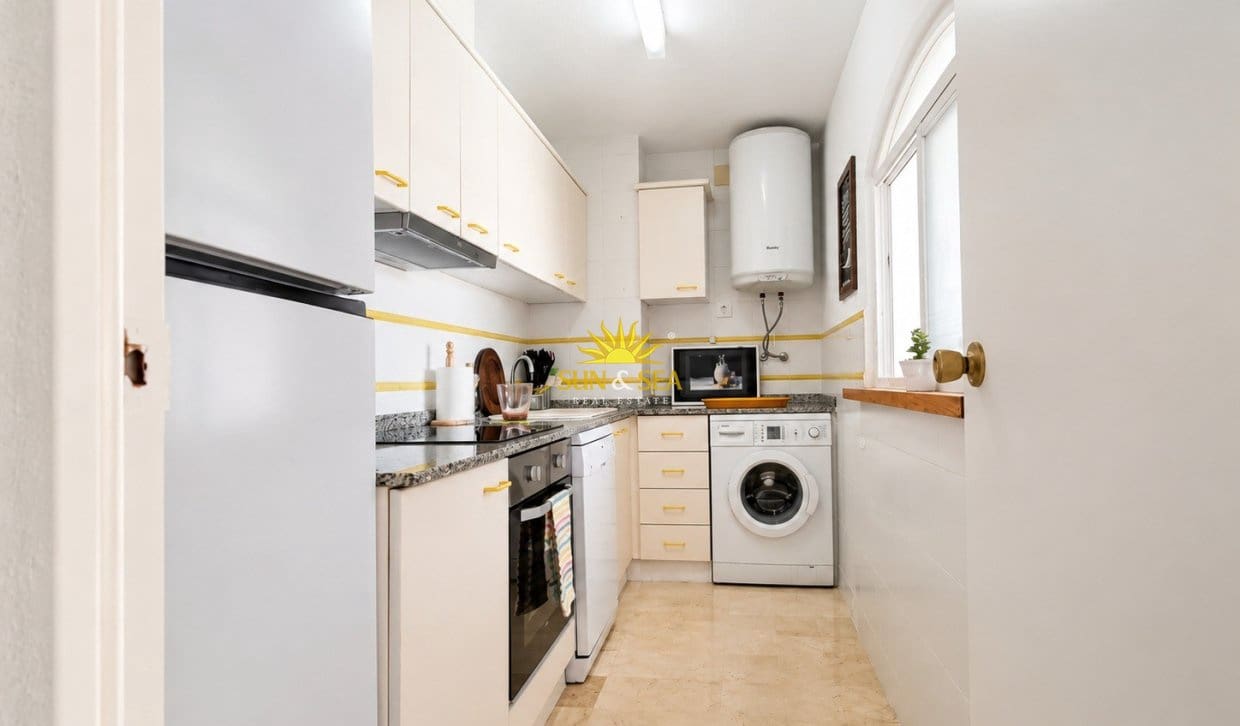 Ático de 2 habitaciones en Torrevieja en venta con garaje - 220.000 € (Ref: 9924944)