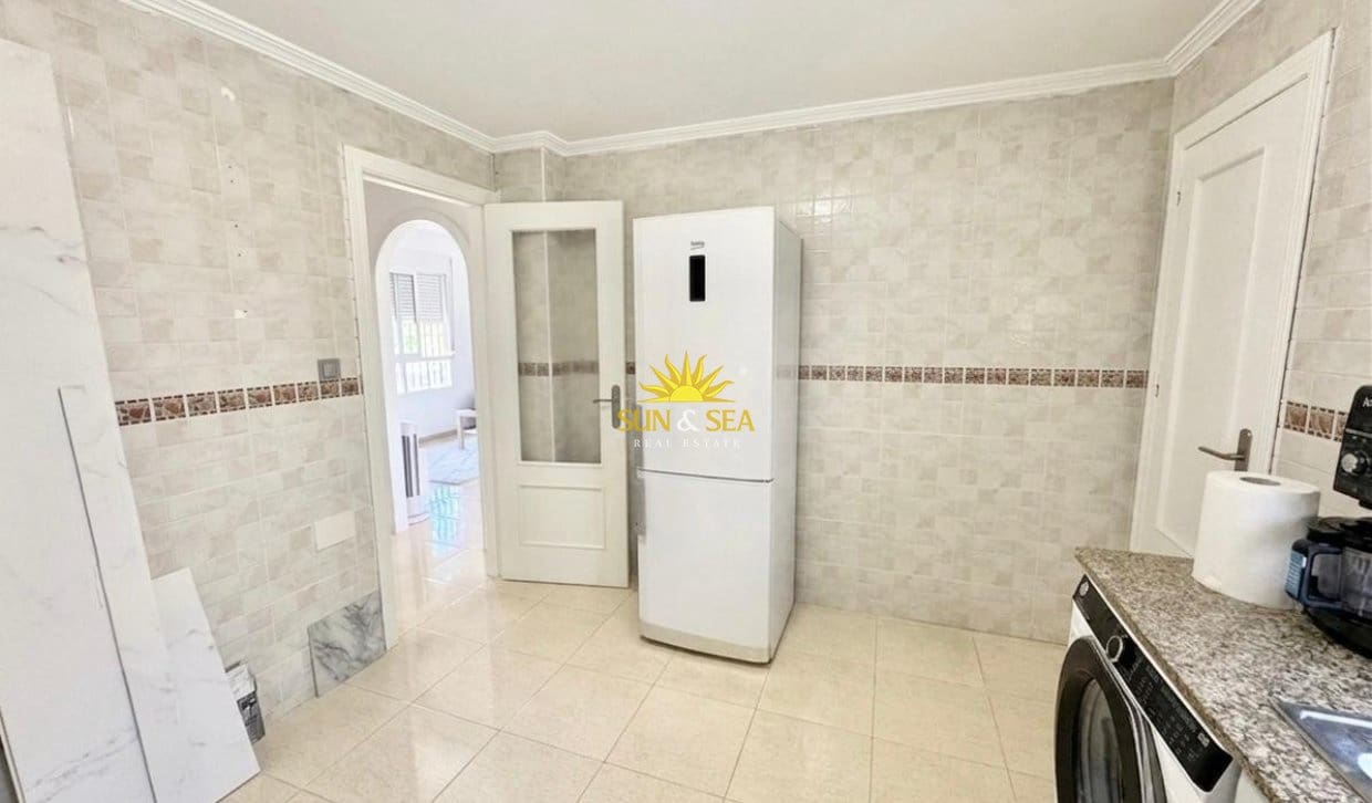 3 bedroom Villa for rent in Orihuela Costa with pool garage - € 1,500 (Ref: 9924945)