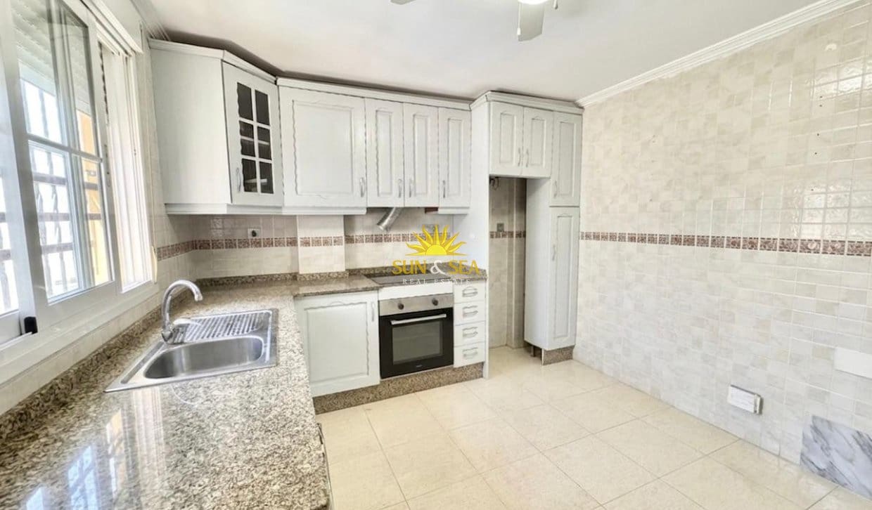 3 bedroom Villa for rent in Orihuela Costa with pool garage - € 1,500 (Ref: 9924945)
