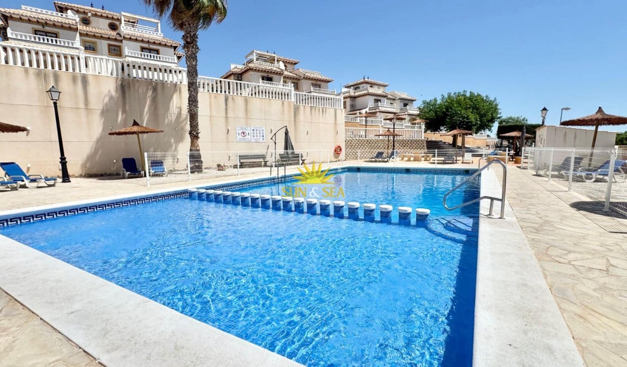 3 bedroom Villa for rent in Orihuela Costa with pool garage - € 1,500 (Ref: 9924945)