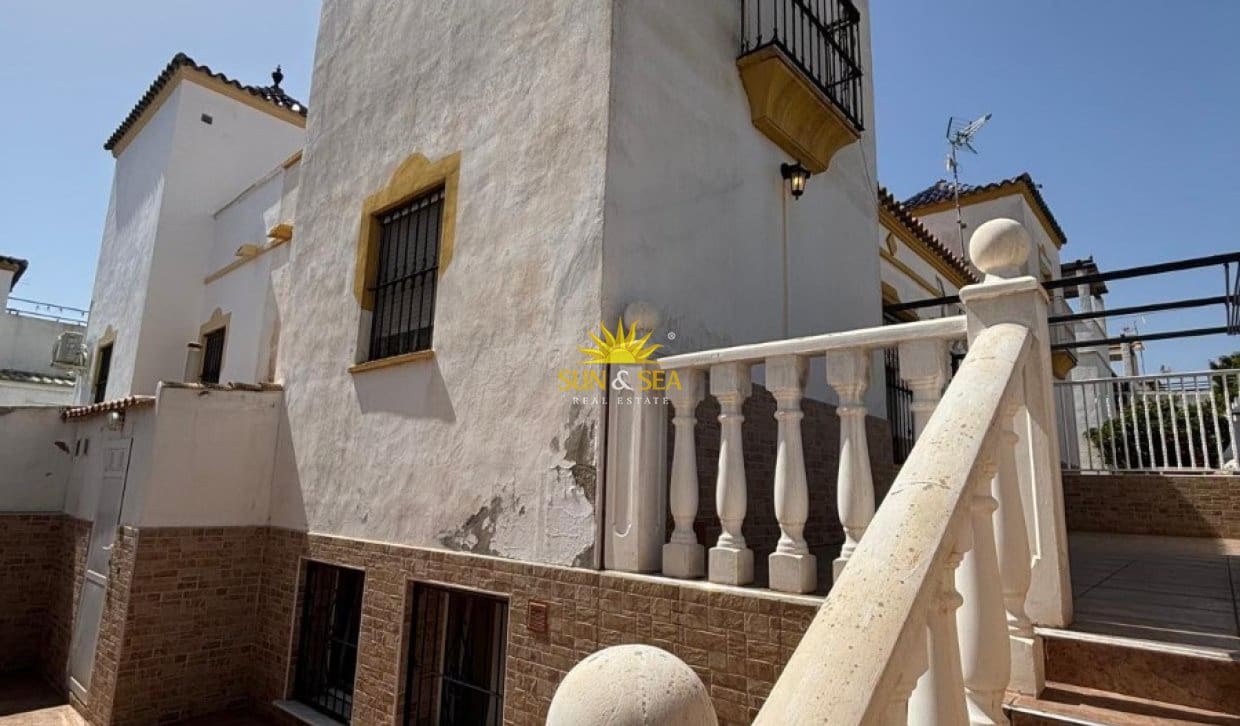 4 soverom Bungalow til salgs i Orihuela Costa - € 169 900 (Ref: 9925154)