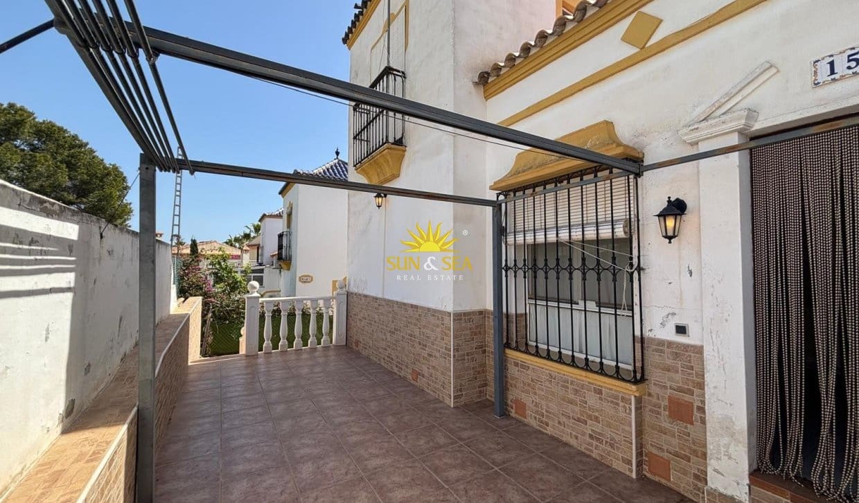 4 soverom Bungalow til salgs i Orihuela Costa - € 169 900 (Ref: 9925154)