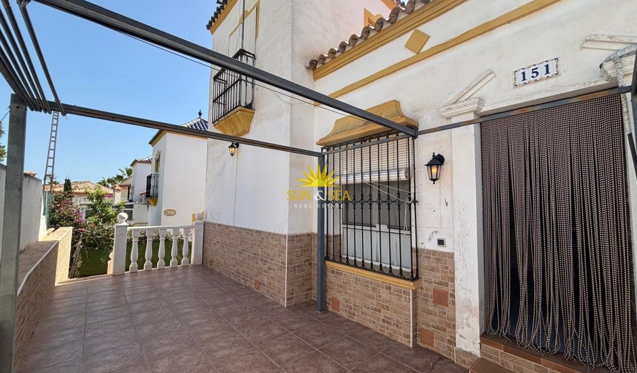 4 soverom Bungalow til salgs i Orihuela Costa - € 169 900 (Ref: 9925154)