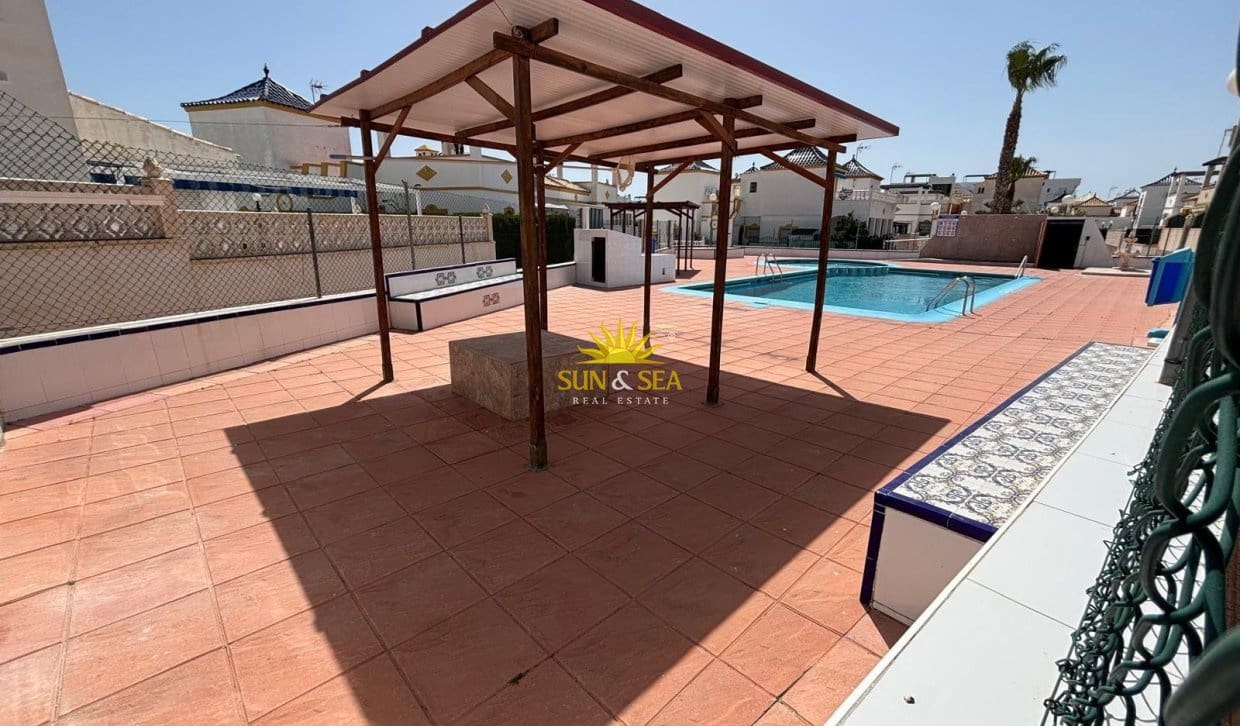 4 soverom Bungalow til salgs i Orihuela Costa - € 169 900 (Ref: 9925154)