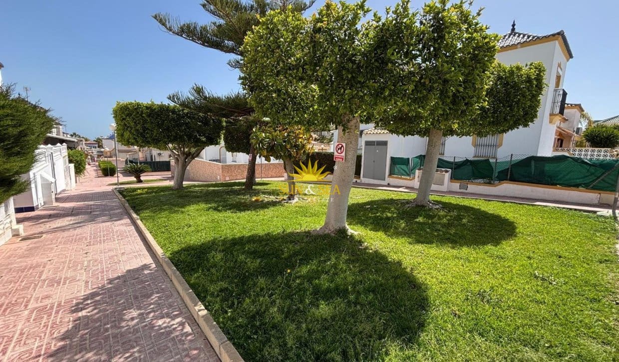 4 soverom Bungalow til salgs i Orihuela Costa - € 169 900 (Ref: 9925154)