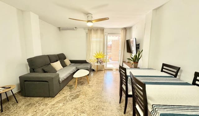 2 slaapkamer Penthouse voor vakantieverhuur in Las Piscinas Naturales, Torrevieja - € 1.000 (Ref: 9927911)