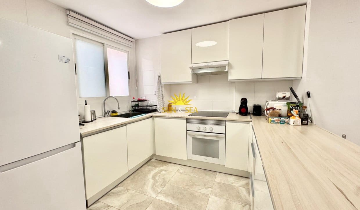 2 slaapkamer Penthouse voor vakantieverhuur in Torrevieja - € 1.000 (Ref: 9927911)