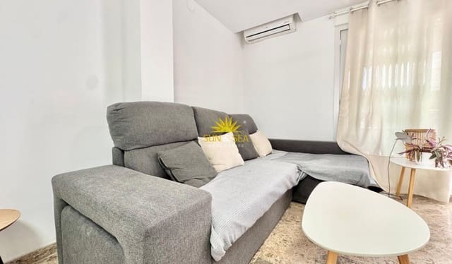 2 slaapkamer Penthouse voor vakantieverhuur in Las Piscinas Naturales, Torrevieja - € 1.000 (Ref: 9927911)
