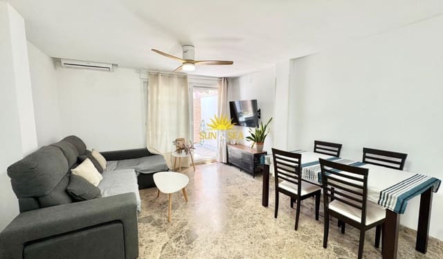 2 slaapkamer Penthouse voor vakantieverhuur in Las Piscinas Naturales, Torrevieja - € 1.000 (Ref: 9927911)