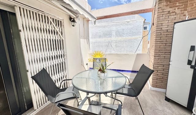 2 slaapkamer Penthouse voor vakantieverhuur in Las Piscinas Naturales, Torrevieja - € 1.000 (Ref: 9927911)