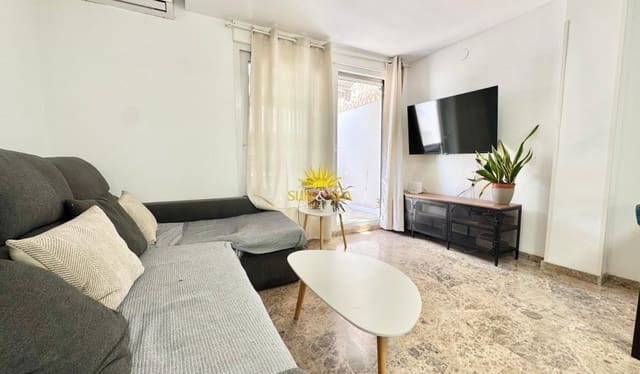 2 slaapkamer Penthouse voor vakantieverhuur in Las Piscinas Naturales, Torrevieja - € 1.000 (Ref: 9927911)