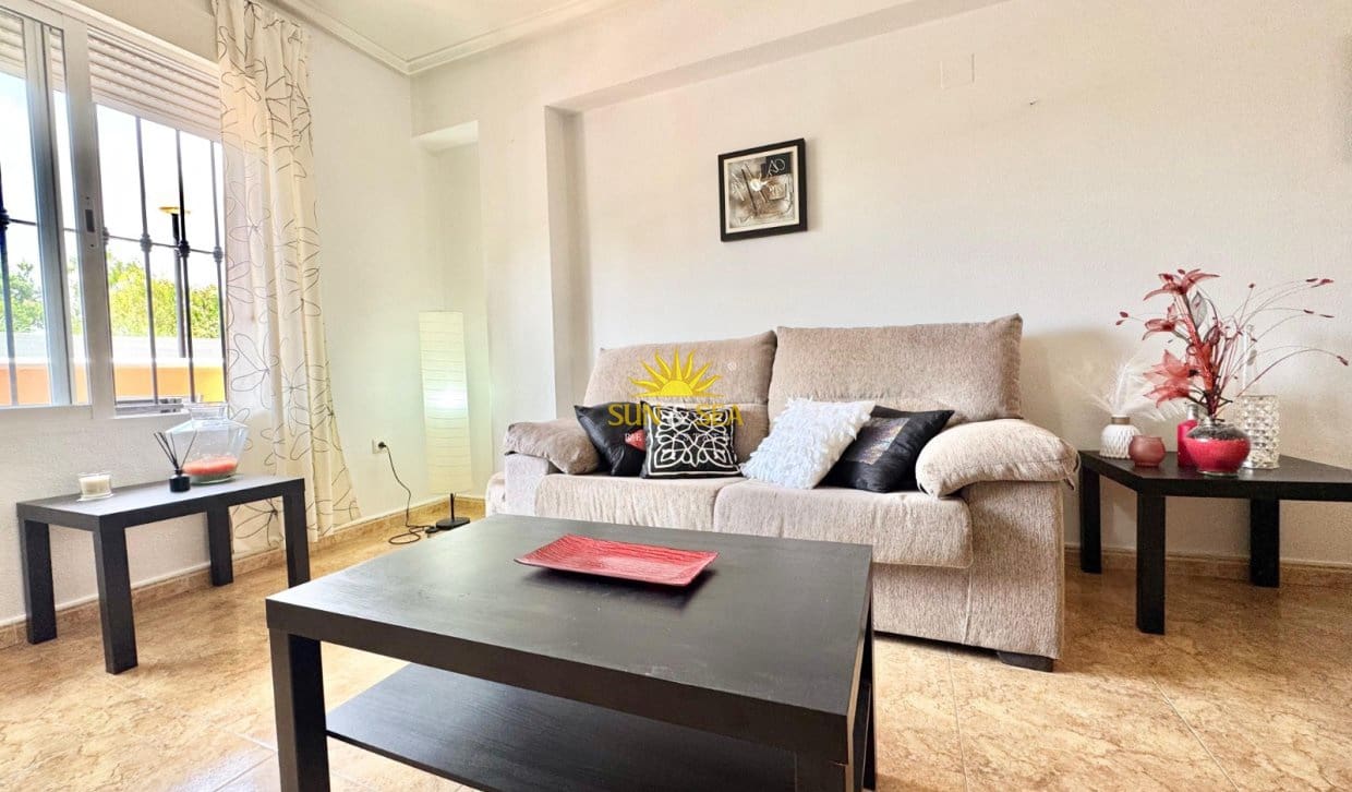 2 soveværelse Villa til leje i Algorfa med swimmingpool garage - € 750 (Ref: 9928357)