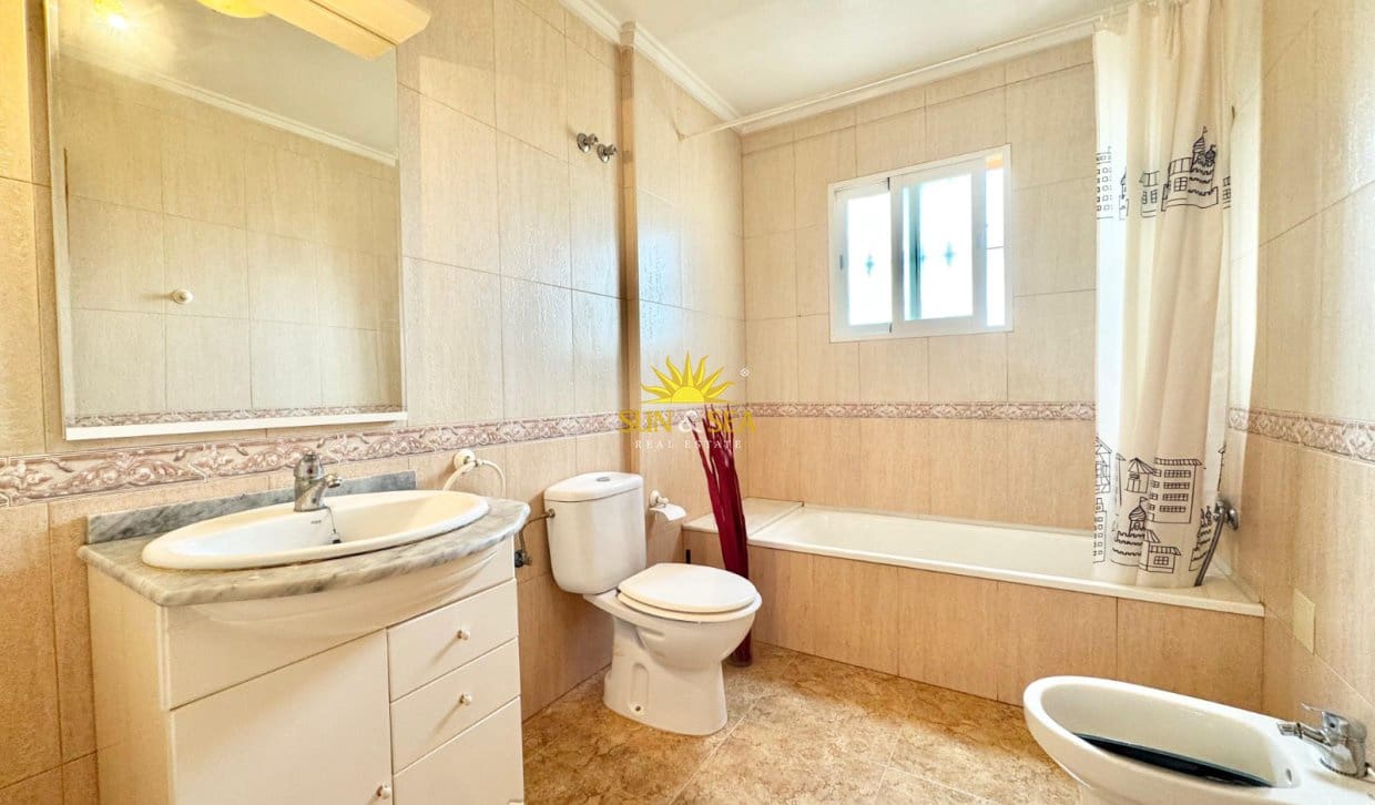 2 soveværelse Villa til leje i Algorfa med swimmingpool garage - € 750 (Ref: 9928357)