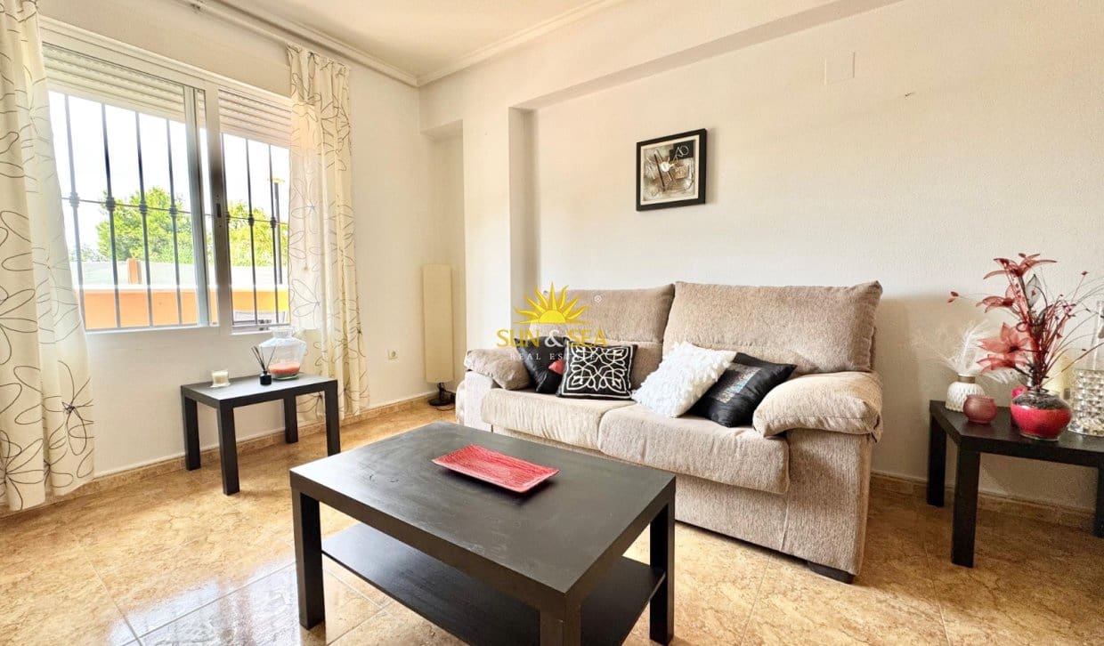 2 soveværelse Villa til leje i Algorfa med swimmingpool garage - € 750 (Ref: 9928357)