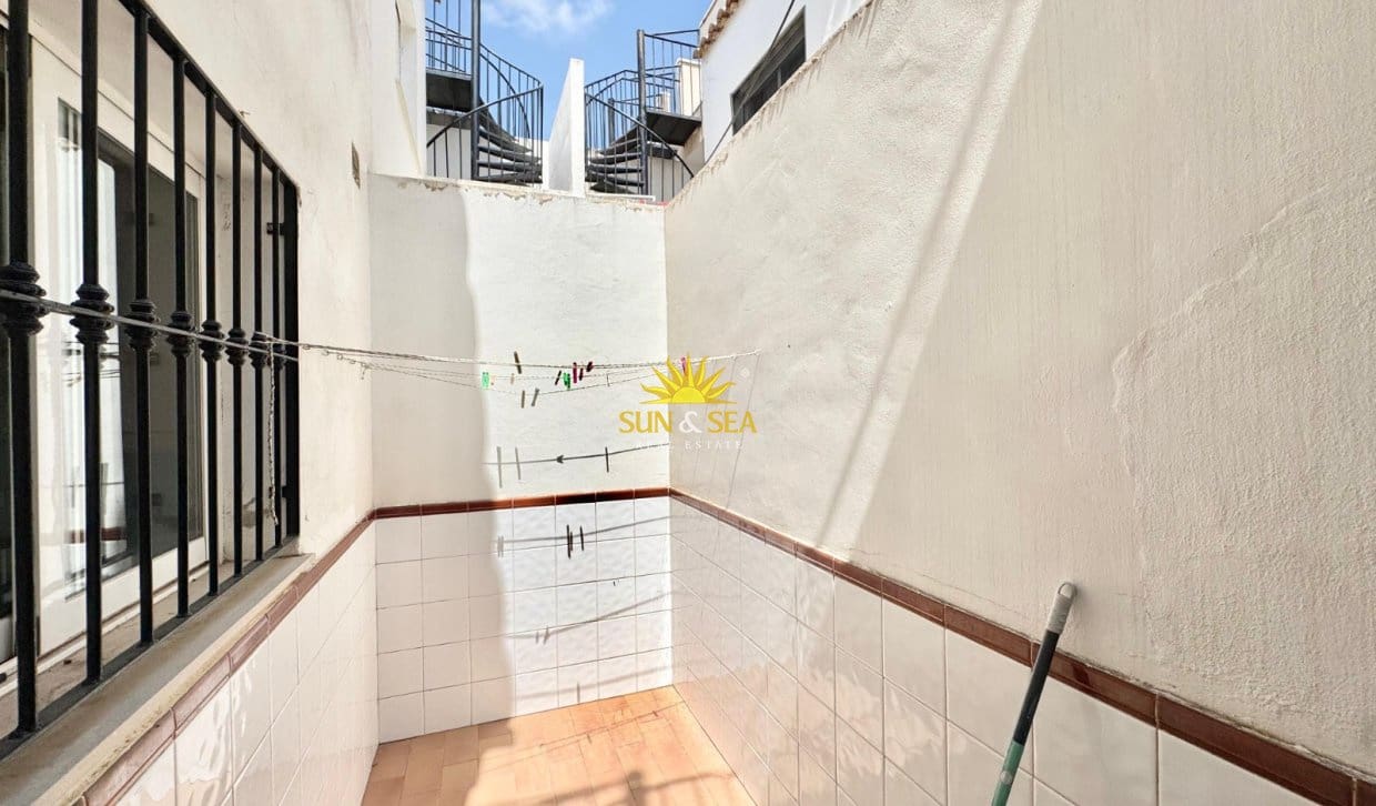 2 soveværelse Villa til leje i Algorfa med swimmingpool garage - € 750 (Ref: 9928357)