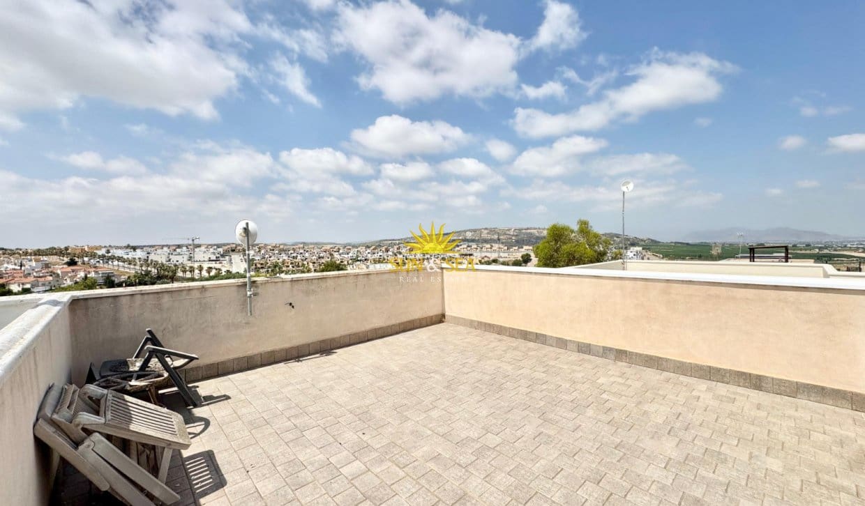 2 soveværelse Villa til leje i Algorfa med swimmingpool garage - € 750 (Ref: 9928357)