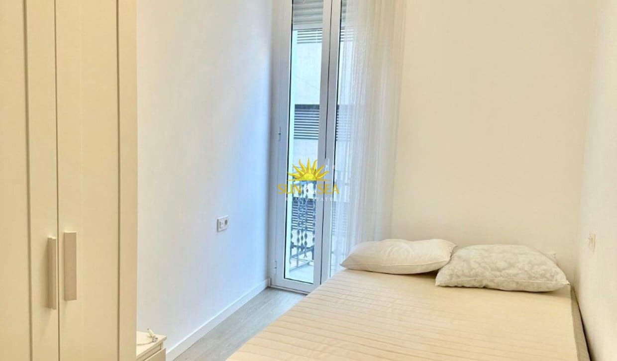 Apartamento de 3 habitaciones en Alicante / Alacant ciudad en venta - 350.000 € (Ref: 9928550)