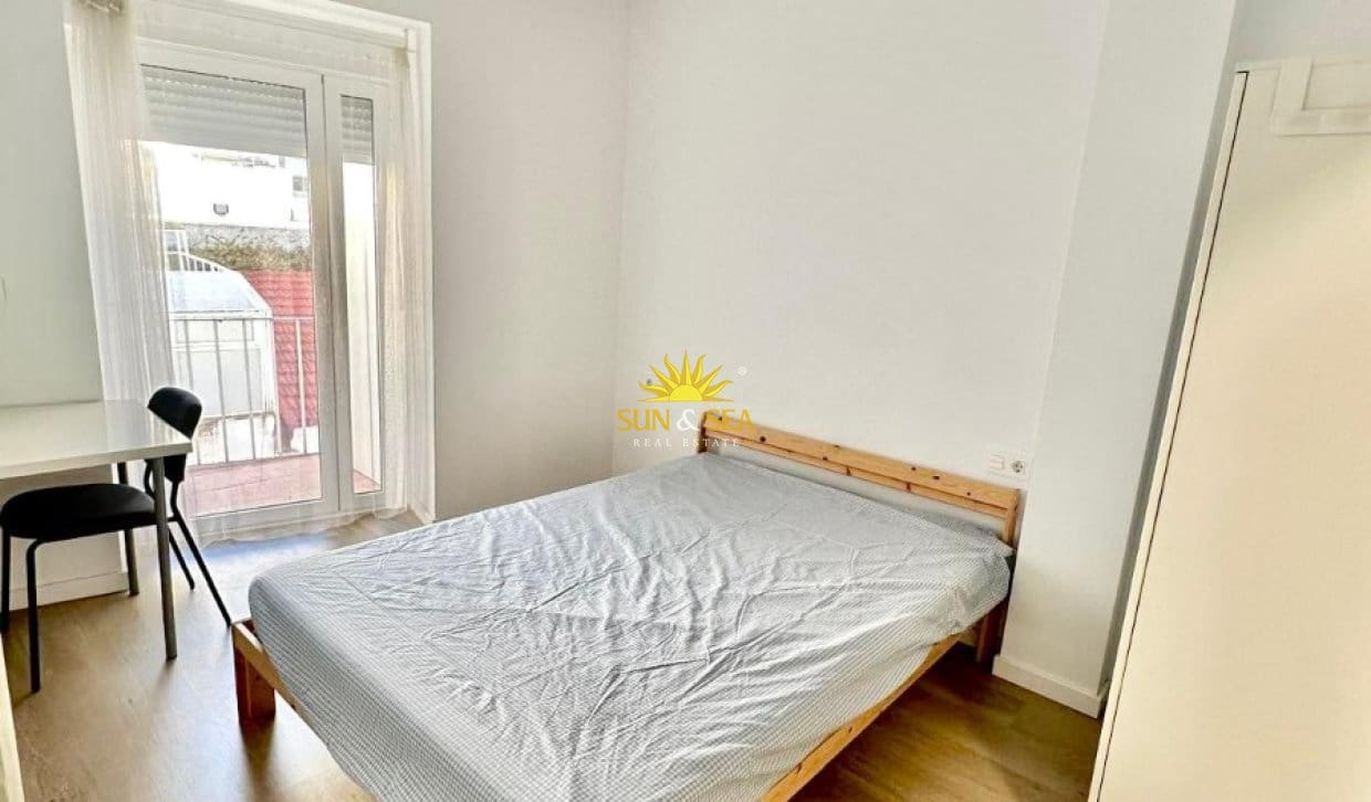 Apartamento de 3 habitaciones en Alicante / Alacant ciudad en venta - 350.000 € (Ref: 9928550)