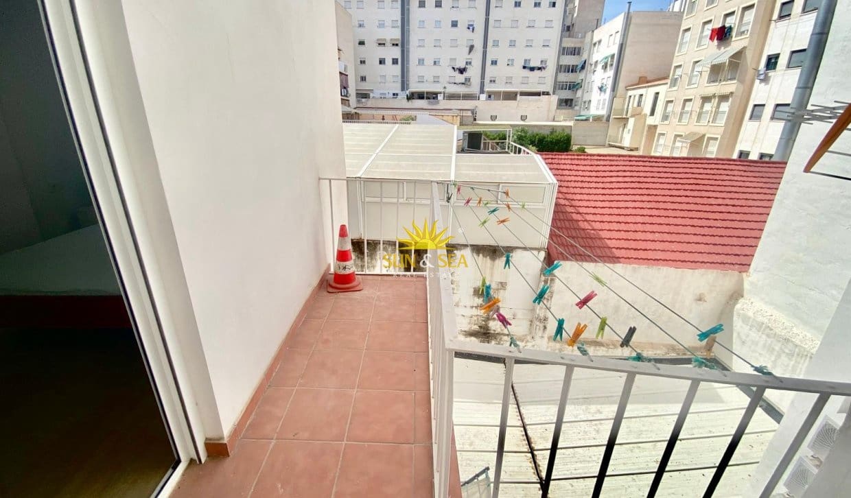 Apartamento de 3 habitaciones en Alicante / Alacant ciudad en venta - 350.000 € (Ref: 9928550)