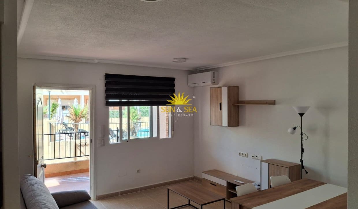 Bungalow de 2 habitaciones en Algorfa en alquiler con piscina garaje - 850 € (Ref: 9935209)