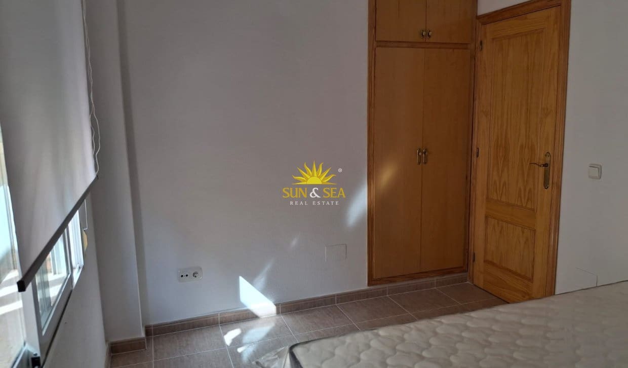 Bungalow de 2 habitaciones en Algorfa en alquiler con piscina garaje - 850 € (Ref: 9935209)