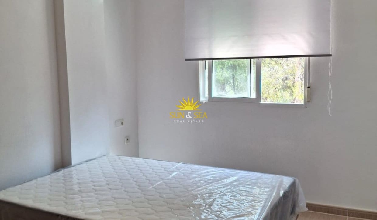 Bungalow de 2 habitaciones en Algorfa en alquiler con piscina garaje - 850 € (Ref: 9935209)
